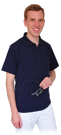 Portrait von Dr. Johannes Latzel mit Lupenbrille