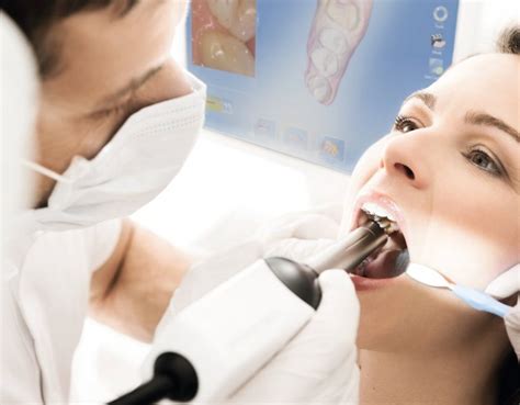 CEREC - Hochwertige Keramik-Restaurationen